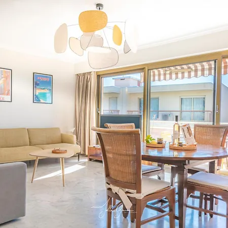 Montfleuri Apartment